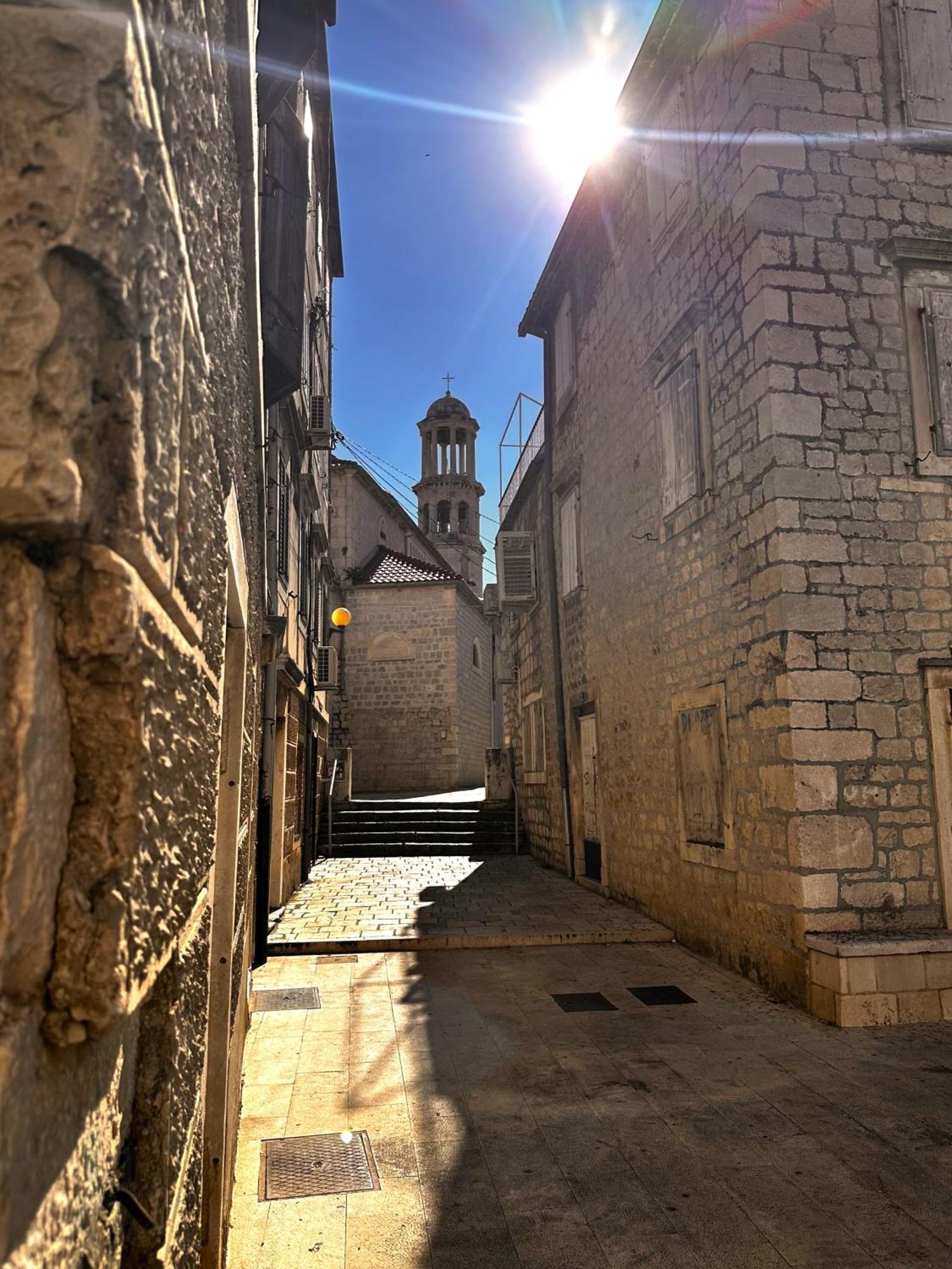 XIV Century Rooms Kaštela Екстериор снимка