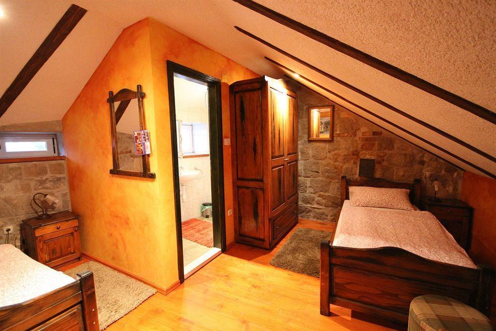 XIV Century Rooms Kaštela Екстериор снимка