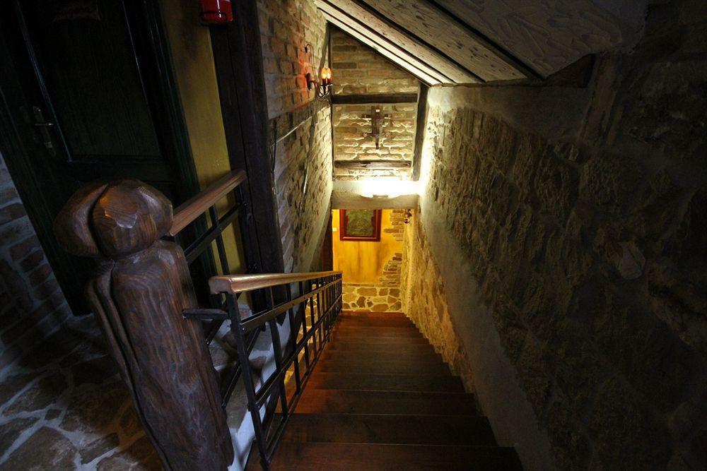 XIV Century Rooms Kaštela Екстериор снимка