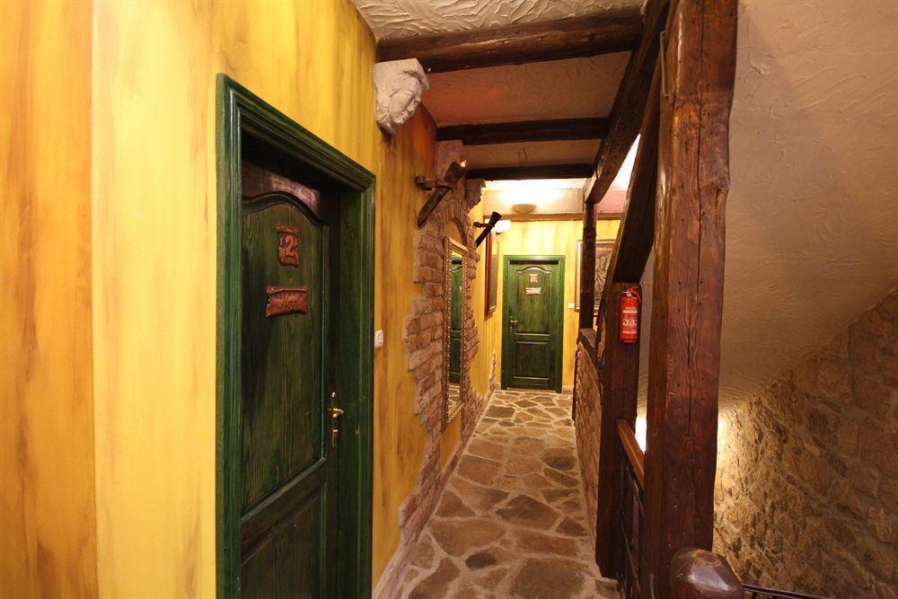 XIV Century Rooms Kaštela Екстериор снимка