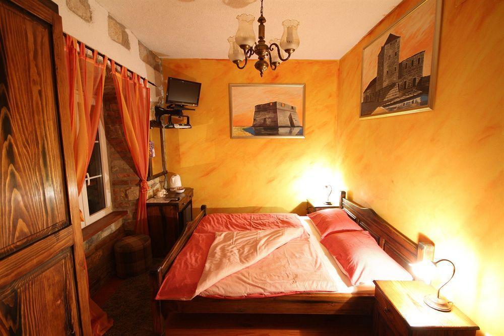 XIV Century Rooms Kaštela Екстериор снимка