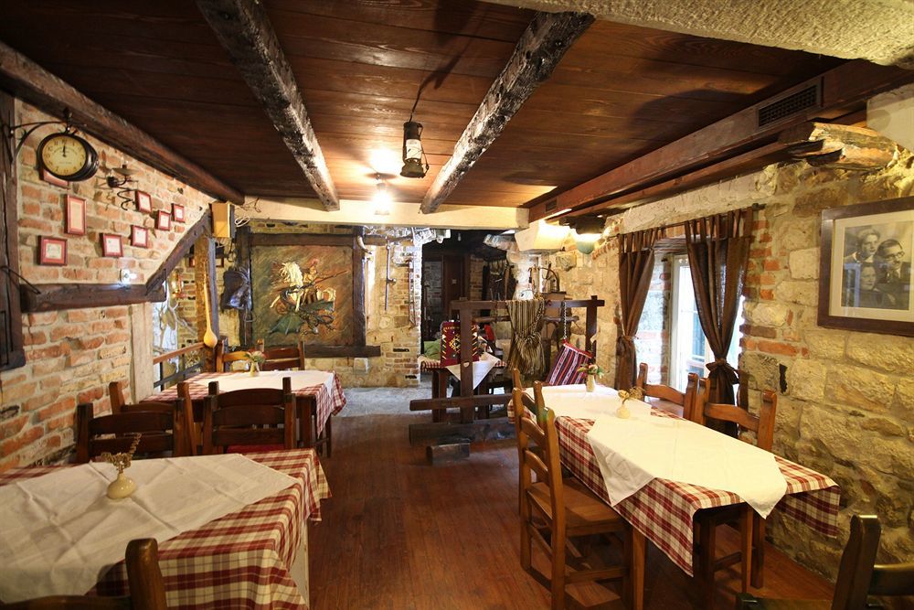 XIV Century Rooms Kaštela Екстериор снимка