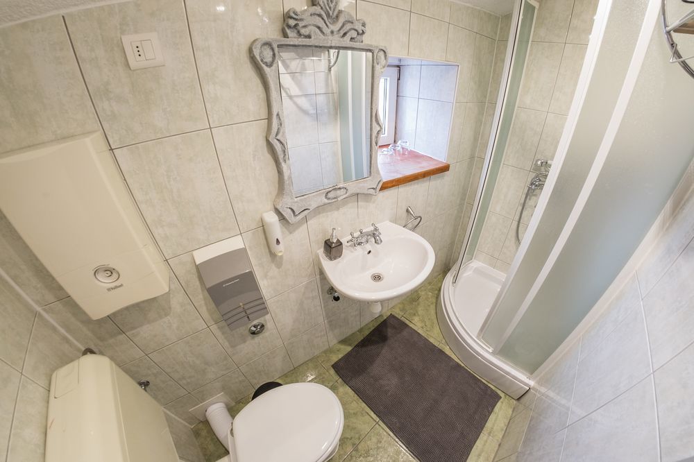 XIV Century Rooms Kaštela Екстериор снимка